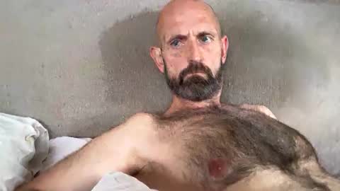 izzysboytoy1 online show from May 8, 11:26 am