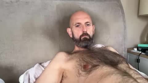 izzysboytoy1 online show from May 11, 7:58 am