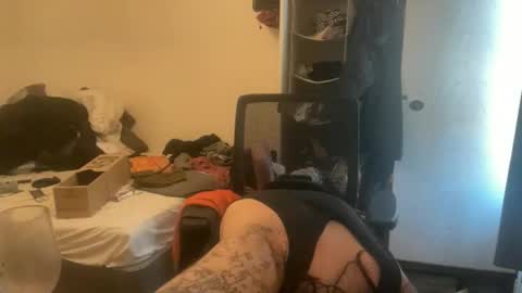 j0nnytruel0v3 online show from April 22, 3:35 pm