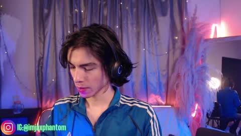 Hey im Jaxxxon check my info     online show from September 9, 9:42 am