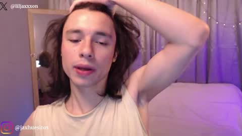 Hey im Jaxxxon check my info     online show from May 5, 12:24 pm
