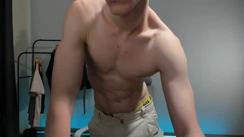 Danny online show from December 3, 3:52 am