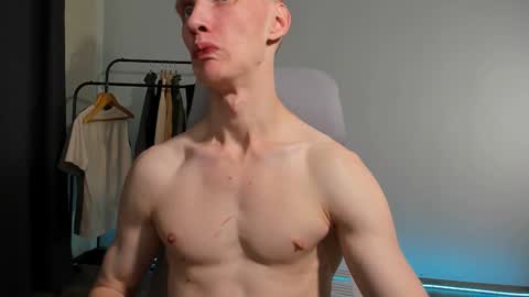 Danny online show from December 4, 4:38 pm