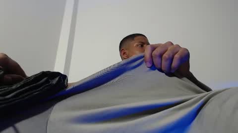 j_erick_ online show from June 11, 12:32 am