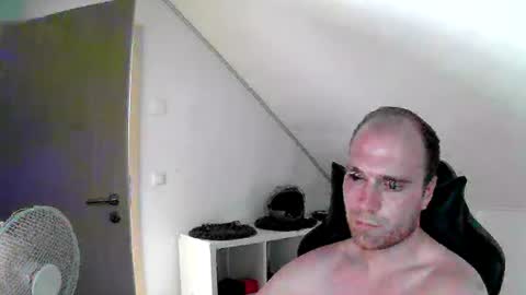 here4y online show from June 27, 12:33 pm