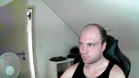 here4y online show from June 29, 9:26 am