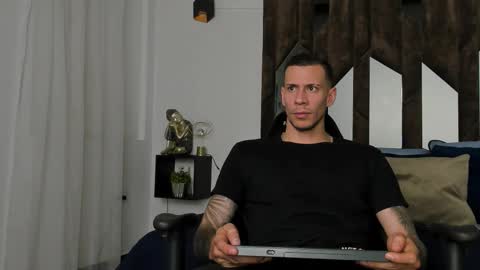 J King online show from January 12, 5:51 pm