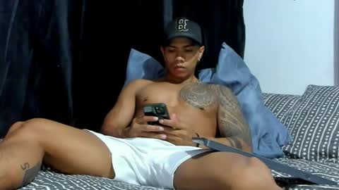 Snapshot of j_musiry chatting on May 22, 9:04 am i am juan musiry independent model online show from May 22, 9:04 am