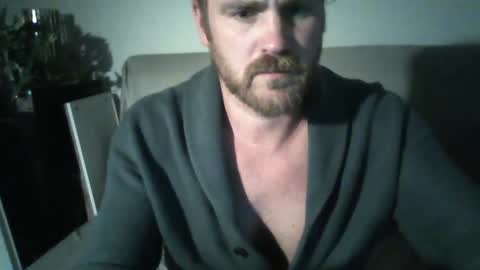 Snapshot of j_tree88 chatting on December 10, 1:00 pm TR88 online show from December 10, 1:00 pm