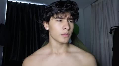 Noah online show from February 5, 3:49 pm