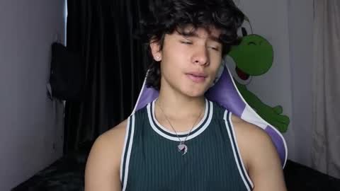 Snapshot of j_u_p_i_t_e_r chatting on February 16, 10:28 pm Noah online show from February 16, 10:28 pm