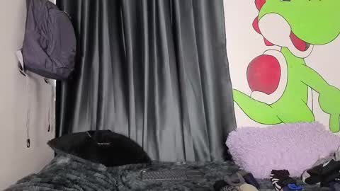 Snapshot of j_u_p_i_t_e_r chatting on February 17, 2:02 pm Noah online show from February 17, 2:02 pm