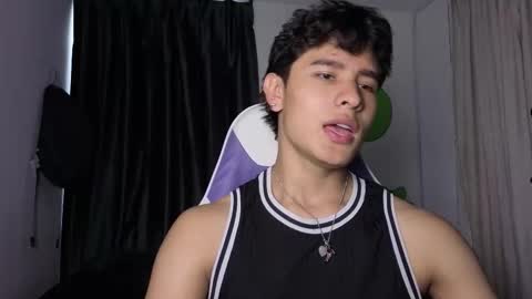 Snapshot of j_u_p_i_t_e_r chatting on March 7, 9:45 pm Noah online show from March 7, 9:45 pm