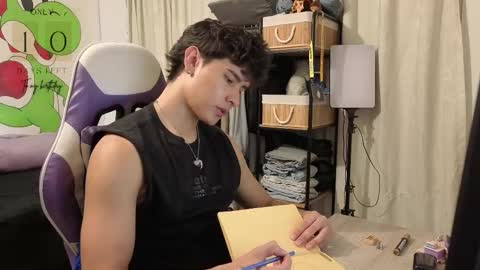 Snapshot of j_u_p_i_t_e_r chatting on March 15, 3:51 pm Noah online show from March 15, 3:51 pm