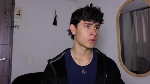 Snapshot of j_u_p_i_t_e_r chatting on March 22, 3:48 pm Noah online show from March 22, 3:48 pm