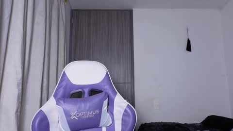 Snapshot of j_u_p_i_t_e_r chatting on March 23, 9:41 pm Noah online show from March 23, 9:41 pm