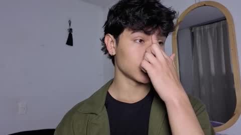 Snapshot of j_u_p_i_t_e_r chatting on March 27, 3:12 pm Noah online show from March 27, 3:12 pm