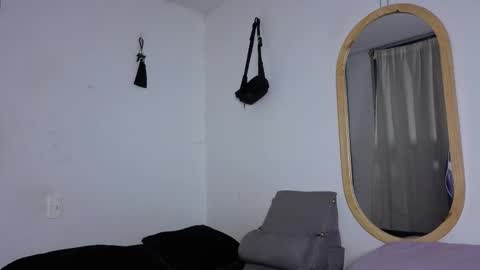 Snapshot of j_u_p_i_t_e_r chatting on March 29, 1:55 pm Noah online show from March 29, 1:55 pm