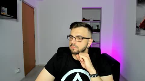 Snapshot of jace_thorne chatting on November 1, 5:26 pm Jace online show from November 1, 5:26 pm