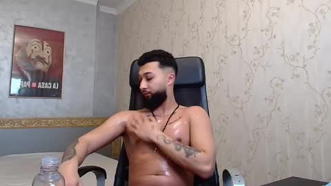 Snapshot of jacezachary chatting on February 2, 12:24 pm JaceZachary online show from February 2, 12:24 pm