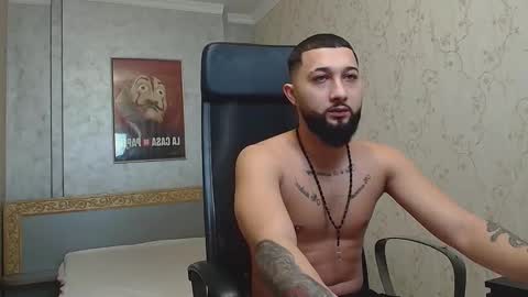 Snapshot of jacezachary chatting on February 6, 3:31 pm JaceZachary online show from February 6, 3:31 pm