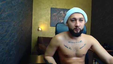 Snapshot of jacezachary chatting on February 19, 6:33 am JaceZachary online show from February 19, 6:33 am