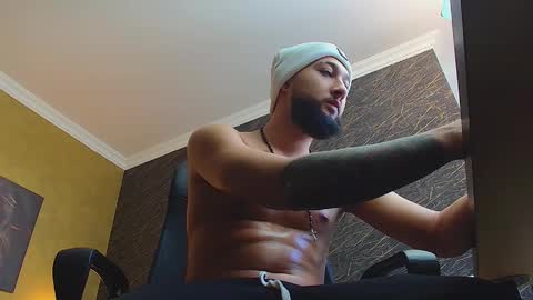 Snapshot of jacezachary chatting on February 19, 12:44 pm JaceZachary online show from February 19, 12:44 pm