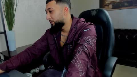 Snapshot of jacezachary chatting on February 26, 12:47 pm JaceZachary online show from February 26, 12:47 pm