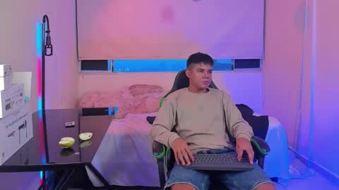 Snapshot of jack_castell chatting on January 6, 10:56 pm JACK CASTELL online show from January 6, 10:56 pm