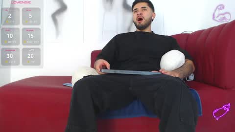 Snapshot of jack_hills2 chatting on May 23, 2:21 pm online show from May 23, 2:21 pm