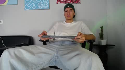 Snapshot of jack_norizz chatting on December 9, 4:05 pm INDEPENDENT MODEL online show from December 9, 4:05 pm