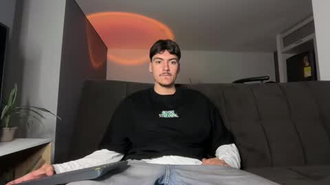 INDEPENDENT MODEL online show from November 23, 4:01 am