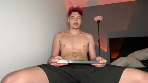 INDEPENDENT MODEL online show from April 28, 10:09 am