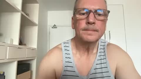 Snapshot of jack_smith001 chatting on February 1, 3:41 am jack_smith001 online show from February 1, 3:41 am