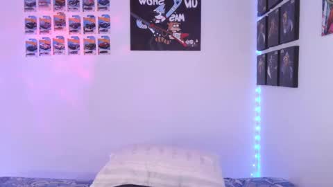 J online show from November 25, 4:29 pm