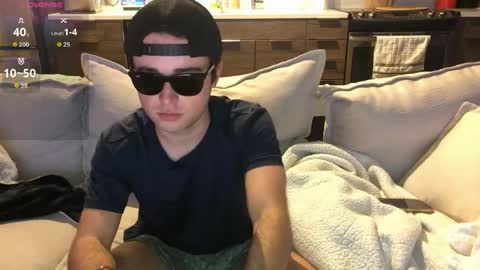 Snapshot of jackast1617 chatting on April 6, 3:59 am Collegebator online show from April 6, 3:59 am