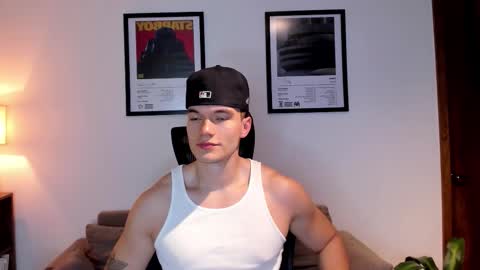 Snapshot of jackboy_2000 chatting on October 1, 10:10 am Jack J online show from October 1, 10:10 am