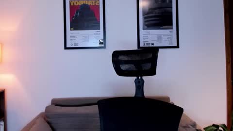 Snapshot of jackboy_2000 chatting on October 25, 10:34 am Jack J online show from October 25, 10:34 am