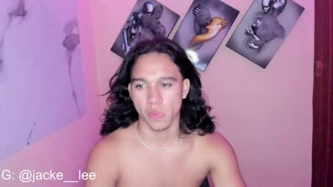 Snapshot of jacke__lee chatting on December 15, 7:13 am jacke__lee online show from December 15, 7:13 am