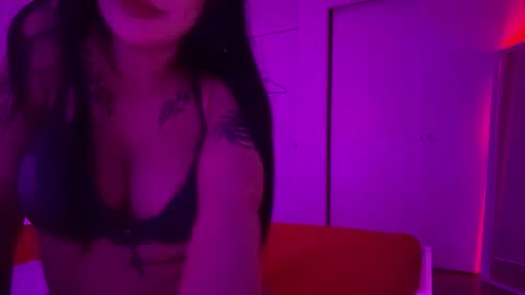 jackie69693 online show from September 18, 6:43 pm