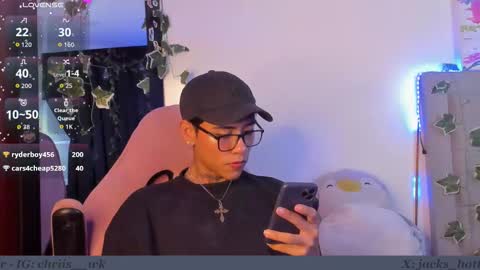 Snapshot of jacks_hotter chatting on January 18, 1:20 am Jackson online show from January 18, 1:20 am