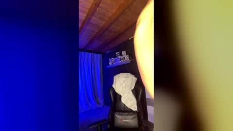 Snapshot of jackson__cottonwood chatting on April 5, 7:22 pm JC online show from April 5, 7:22 pm