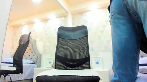 Snapshot of jacksonmuller_ chatting on December 12, 11:40 am Jackson online show from December 12, 11:40 am