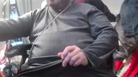 Snapshot of jacksonp41 chatting on December 24, 12:11 am jacksonp41 online show from December 24, 12:11 am