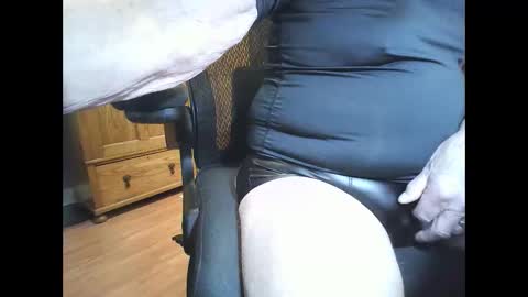 Snapshot of jacktoome383324 chatting on April 13, 11:59 am jacktoome383324 online show from April 13, 11:59 am