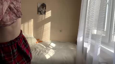 Lillian online show from March 11, 6:19 am