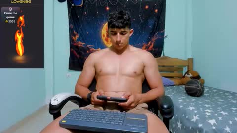 Snapshot of jacob_black21 chatting on January 13, 11:43 pm jacob black online show from January 13, 11:43 pm