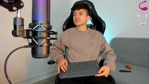 JACOB FERRER online show from February 10, 5:22 am