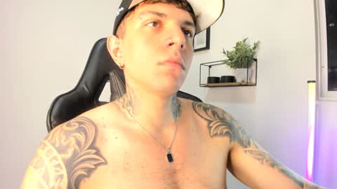 jacobb116 online show from February 6, 2:22 am