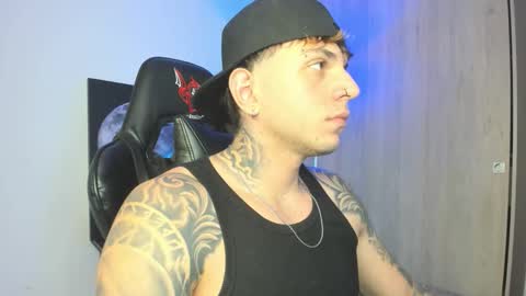 jacobb116 online show from October 16, 12:22 am